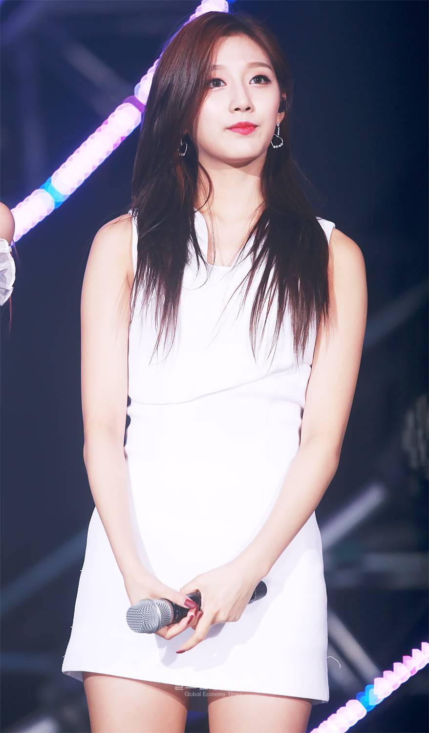 오랜만에 90년대 아련한 감성을 느끼게 해주는 윤상(원피스)+김이나 조합 (러블리즈 - 지금 이대로) | 인스티즈