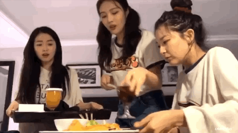 본인피셜 그지산발같다고하며 열심히 라방한 아이린.jpgif | 인스티즈