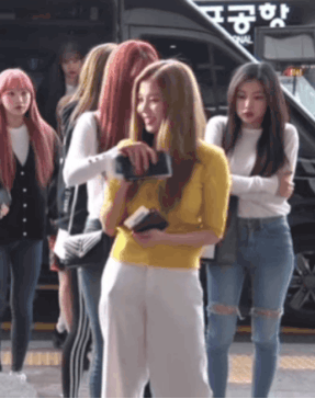 돈내고 활동해야 할 것 같은 아이즈원 | 인스티즈