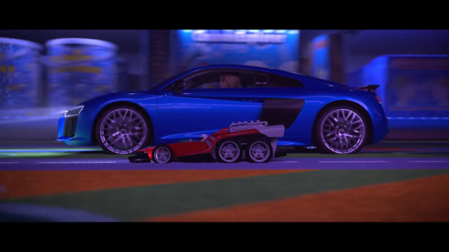 에이 무슨 여자인형이 운전을 해ㅋ 여자인형은 그냥 부엌놀이하는게 다 아니야? | 인스티즈