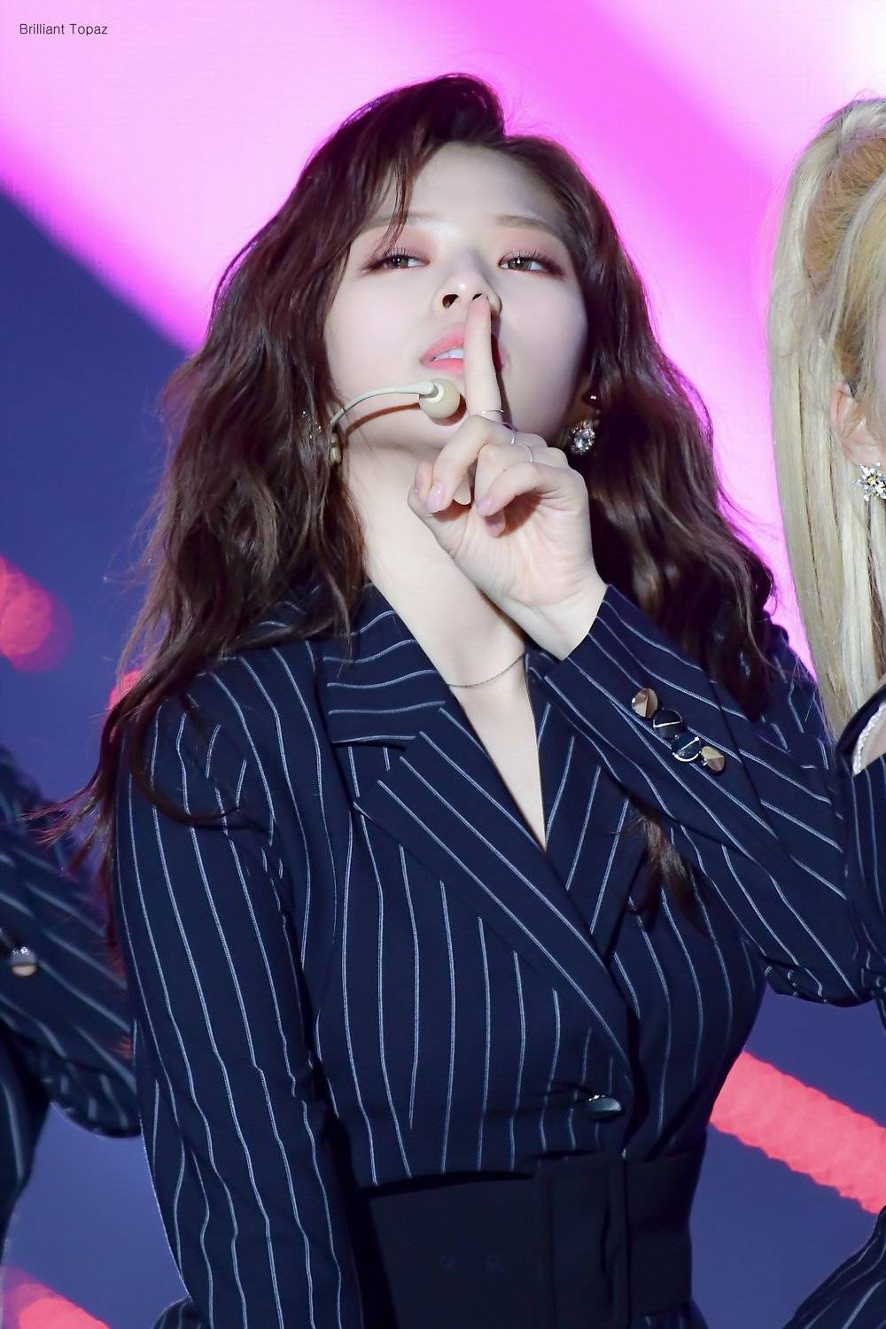 요즘 너무 이쁜 정연이 광주 슈퍼콘서트 | 인스티즈