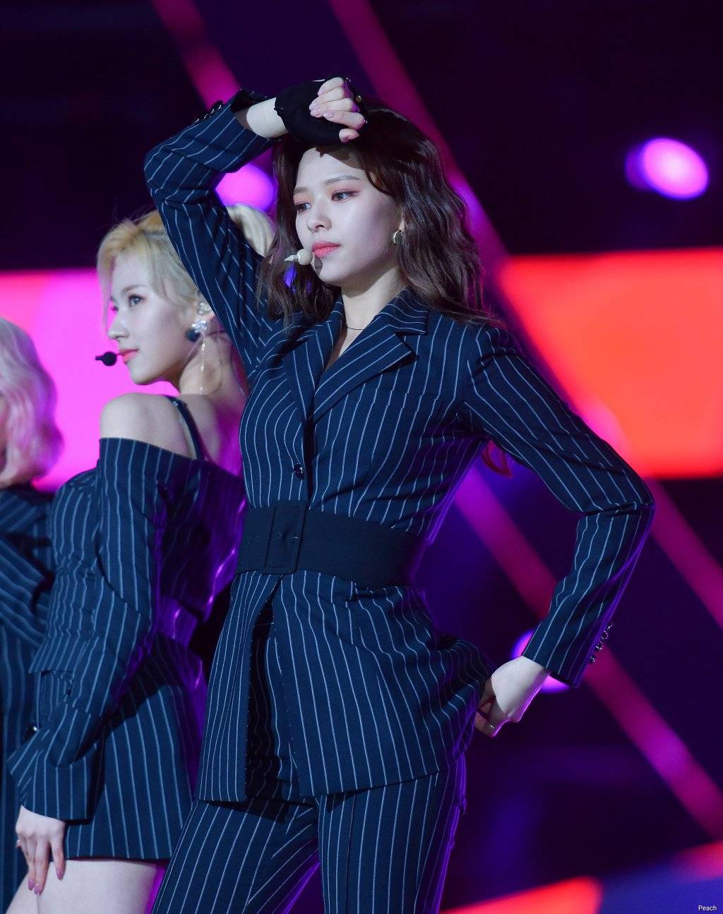 요즘 너무 이쁜 정연이 광주 슈퍼콘서트 | 인스티즈