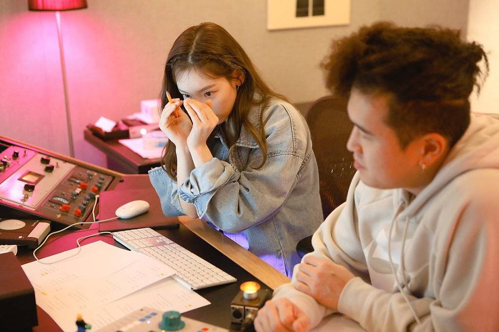 태연에게 과외받는 챈슬러 ㅋㅋㅋ | 인스티즈