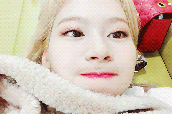 190426 오사카 구미호 사나 V 모두들 드르와아랏🤟❤️ + 190425 Fancy MCD | 인스티즈