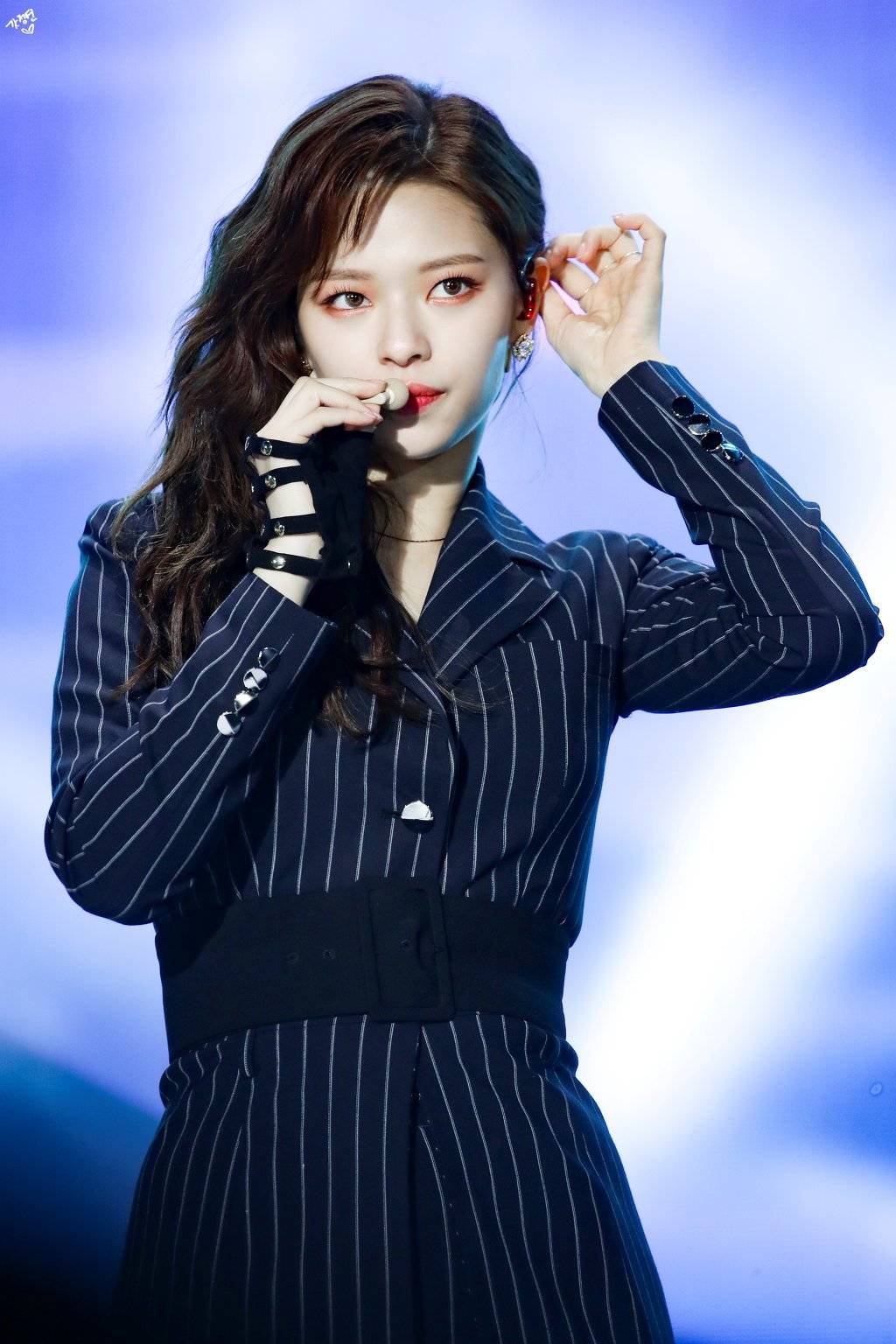 요즘 너무 이쁜 정연이 광주 슈퍼콘서트 | 인스티즈