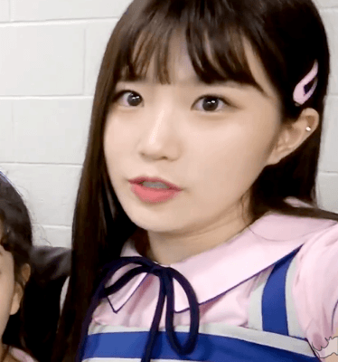 [프로미스나인] 앞머리때문에 고통받는 송하영 | 인스티즈