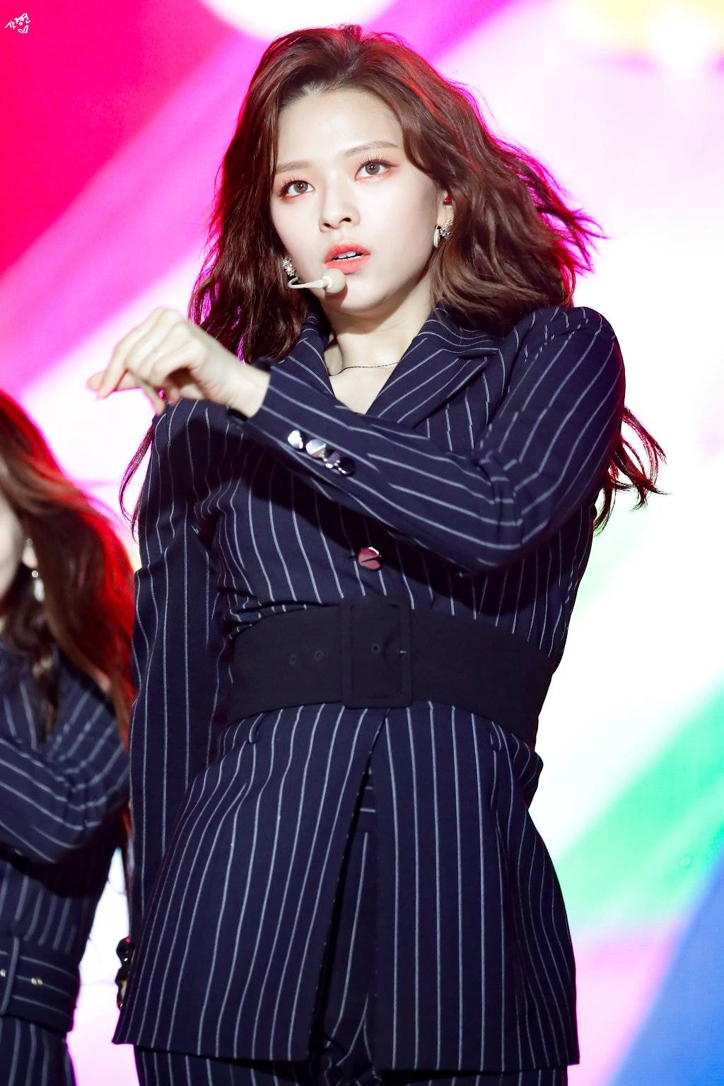 요즘 너무 이쁜 정연이 광주 슈퍼콘서트 | 인스티즈