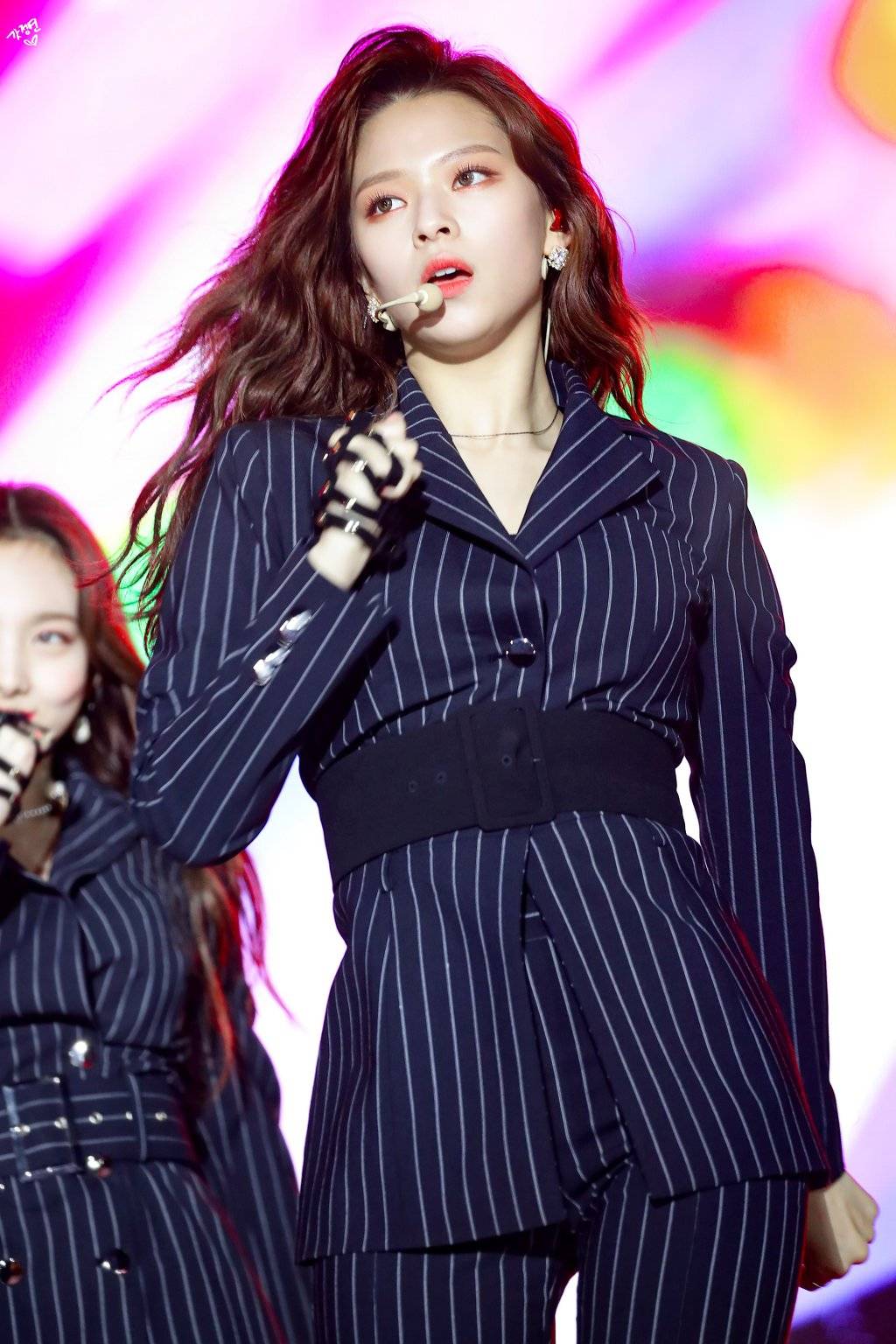 요즘 너무 이쁜 정연이 광주 슈퍼콘서트 | 인스티즈