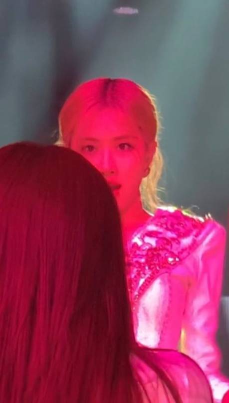 오늘 제니 돌발행동에 놀라는 블랙핑크 멤버들.jpg | 인스티즈