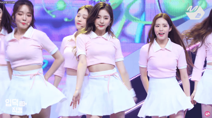 프로미스나인 이나경 '다시 만난 세계' 직캠 | 인스티즈