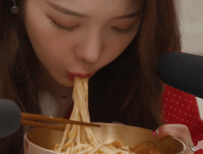 밀면먹는 프로미스나인 노지선 gif | 인스티즈