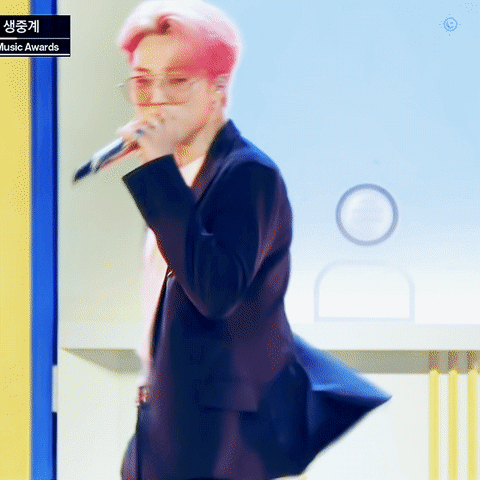 코디거 말고 본인이 직접 구매 해 무대에 사용한 선글라스 잘 소화했다 vs 무리수였다 | 인스티즈