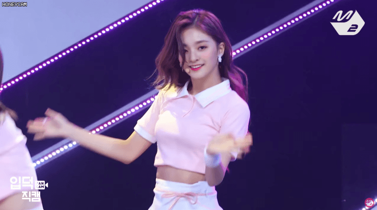 프로미스나인 이나경 '다시 만난 세계' 직캠 | 인스티즈