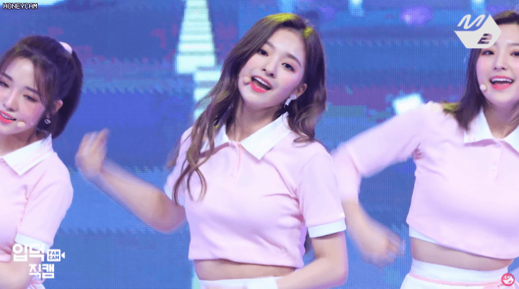 프로미스나인 이나경 '다시 만난 세계' 직캠 | 인스티즈