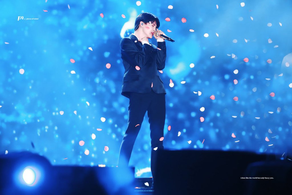 간만에 흑발로 염색하고 전세계 팬들한테 난리난 방탄소년단 지민.jpgif | 인스티즈