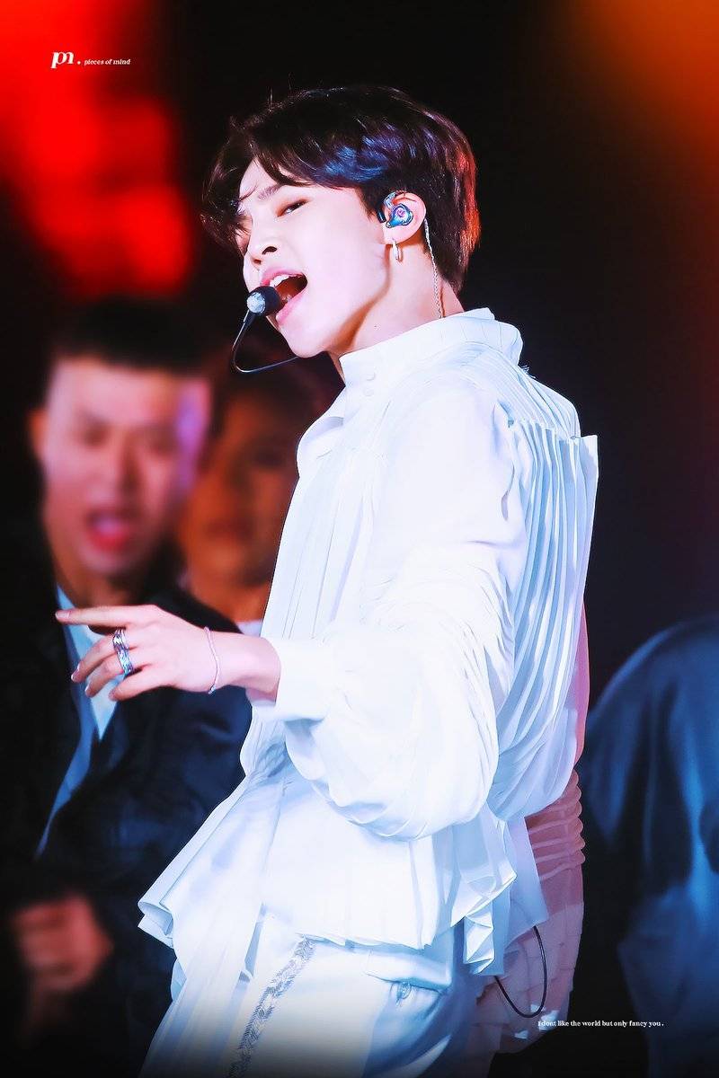 간만에 흑발로 염색하고 전세계 팬들한테 난리난 방탄소년단 지민.jpgif | 인스티즈