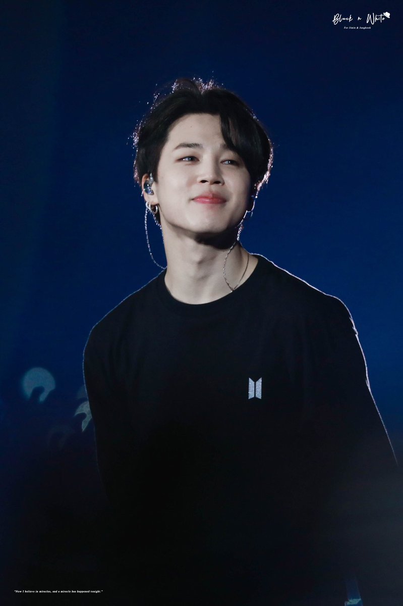 간만에 흑발로 염색하고 전세계 팬들한테 난리난 방탄소년단 지민.jpgif | 인스티즈