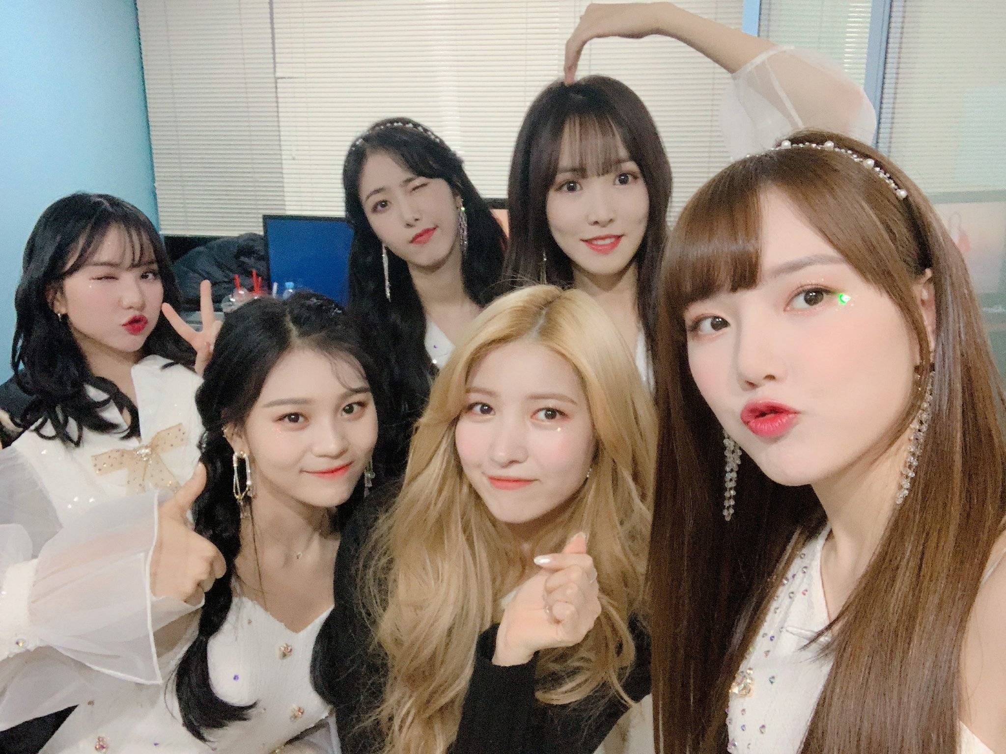 2019년 첫 여자친구 | 인스티즈