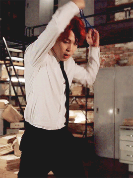 뉴스에나온 방탄 미국 로즈볼 콘서트를 보러 가고 있는 어린이 팬.gif | 인스티즈