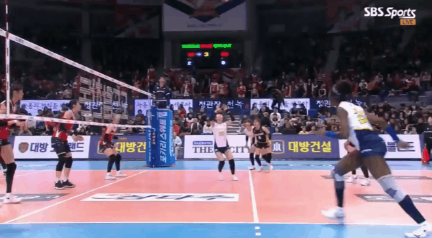 도저히 공격으로 연결할 수 없는 이다영 세터의 토스 .gif | 인스티즈