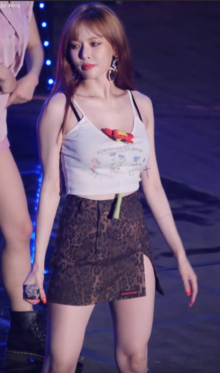 어제자 한국외대 축제에서 현아의 역대급 팬서비스 | 인스티즈