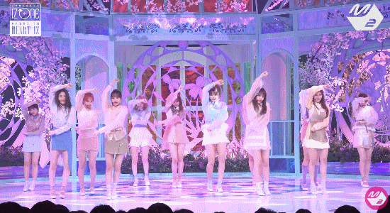 데뷔 반년차에 단독으로 아시아 투어 콘서트하는 걸그룹 | 인스티즈