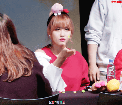 공기놀이하는 모모.gif | 인스티즈