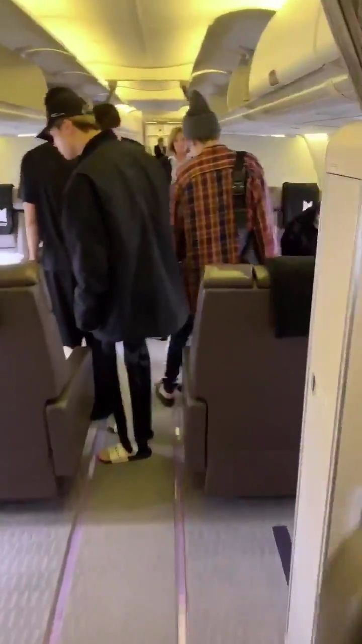 방탄소년단 프라이빗 비행기 내부.jpg | 인스티즈