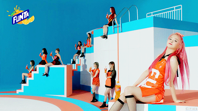 반반 죠스바머리에 이어 핑크색 단발로 염색한 이나경 | 인스티즈