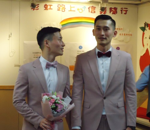 아시아 첫 법적 동성부부 탄생의 순간 | 인스티즈