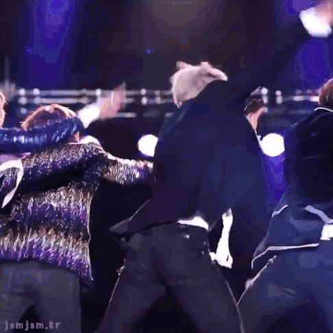 끼가 넘치는 방탄소년단 지민 눈빛 표정연기.gif | 인스티즈