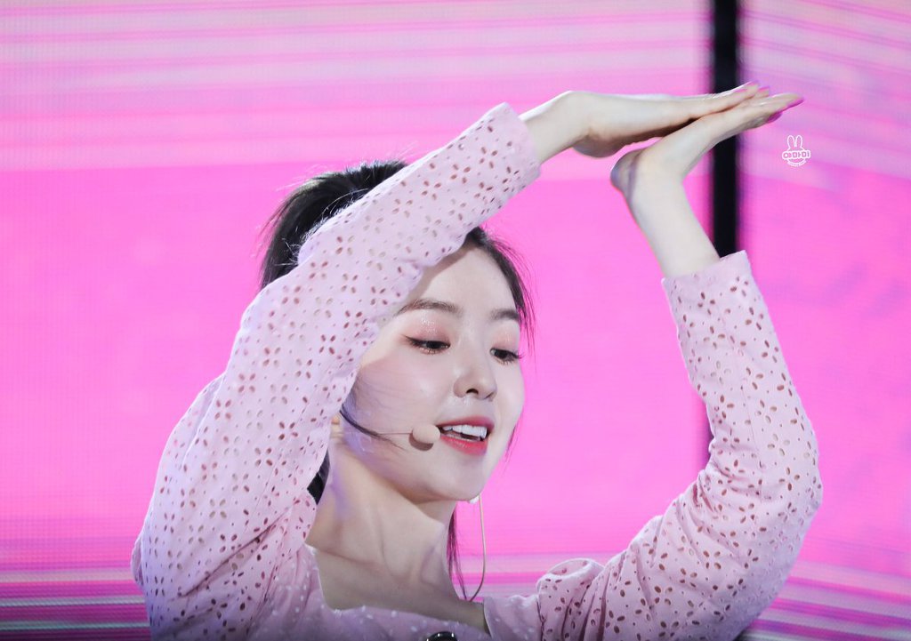 핑크핑크한 아이린.jpgif | 인스티즈