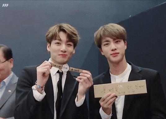 방탄 정국의 소중한 이니시계 | 인스티즈