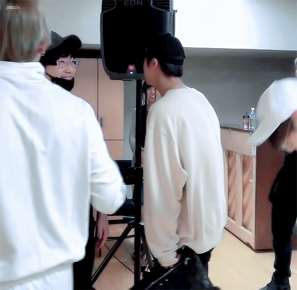 한국 인싸는 영국에서도 인싸구나 방탄 진의 핵인싸 모먼트 | 인스티즈