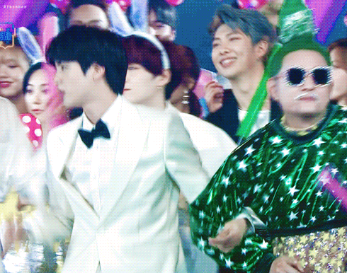 한국 인싸는 영국에서도 인싸구나 방탄 진의 핵인싸 모먼트 | 인스티즈