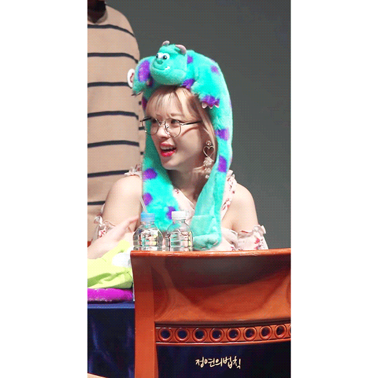 호떡 사는데 쓸데없이 아련미 폭발하는 20대 아가씨~♥ | 인스티즈