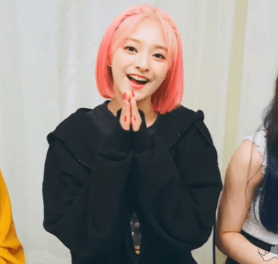 프로미스나인 데뷔 500 V앱 프롬이들과 FUN한요일 2.GIF | 인스티즈