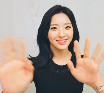 프로미스나인 데뷔 500 V앱 프롬이들과 FUN한요일 2.GIF | 인스티즈