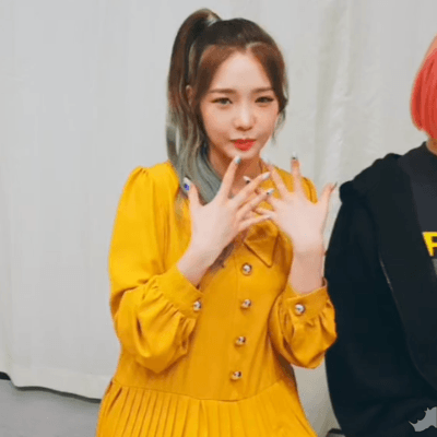 프로미스나인 데뷔 500 V앱 프롬이들과 FUN한요일 2.GIF | 인스티즈
