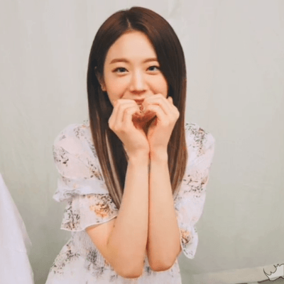 프로미스나인 데뷔 500 V앱 프롬이들과 FUN한요일 2.GIF | 인스티즈