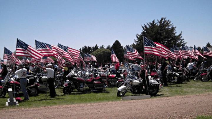 참전용사 유골이 택배로 보내진단 소식에 미대륙 3,200km를 횡단 호위한 오토바이 동호회 | 인스티즈