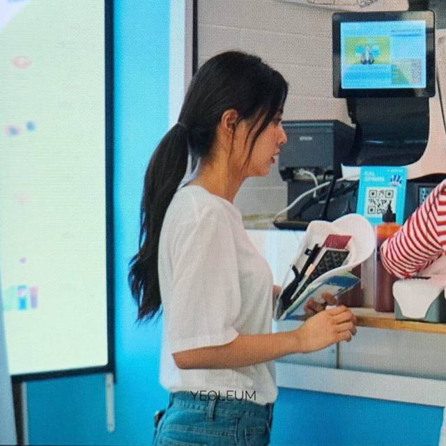 아이즈원) 음식을 기다리는 강혜원 | 인스티즈