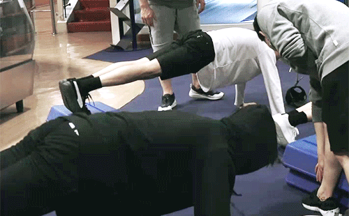 코어근육과 운동신경이 매우 좋은 거 같은 방탄소년단 지민.jpgif | 인스티즈