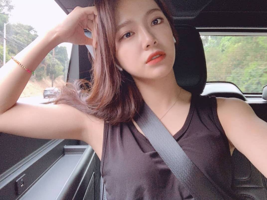 김세정 민소매.jpg | 인스티즈