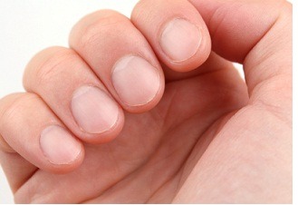 손톱 깎을 때 바짝 깎기 vs 흰 부분 남겨두기 | 인스티즈