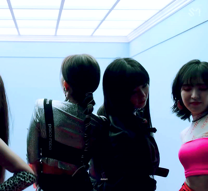 레드벨벳 신곡 짐살리빔 뮤비속 아이린.gif | 인스티즈