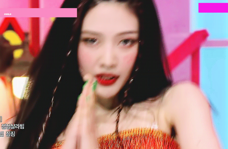 컴백 첫무대 날아다녔던 레드벨벳 조이.gif | 인스티즈