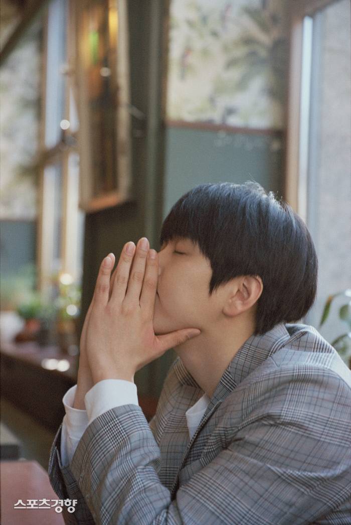 지난 3일 두 번째 솔로 미니앨범 ‘날씨 좋은 날’을 발매한 그룹 B1A4의 멤버 산들. 사진 WM엔터테인먼트