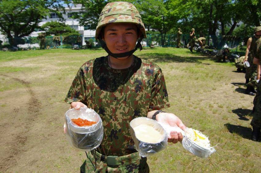 한국군하고 비슷한 일본 자위대 배식 | 인스티즈