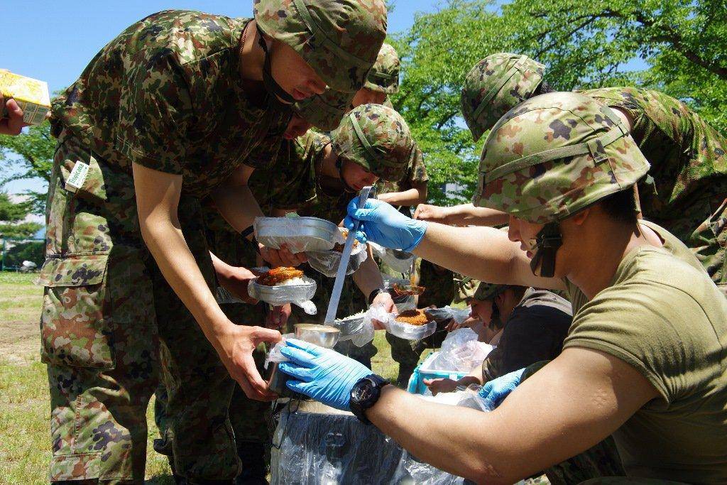한국군하고 비슷한 일본 자위대 배식 | 인스티즈